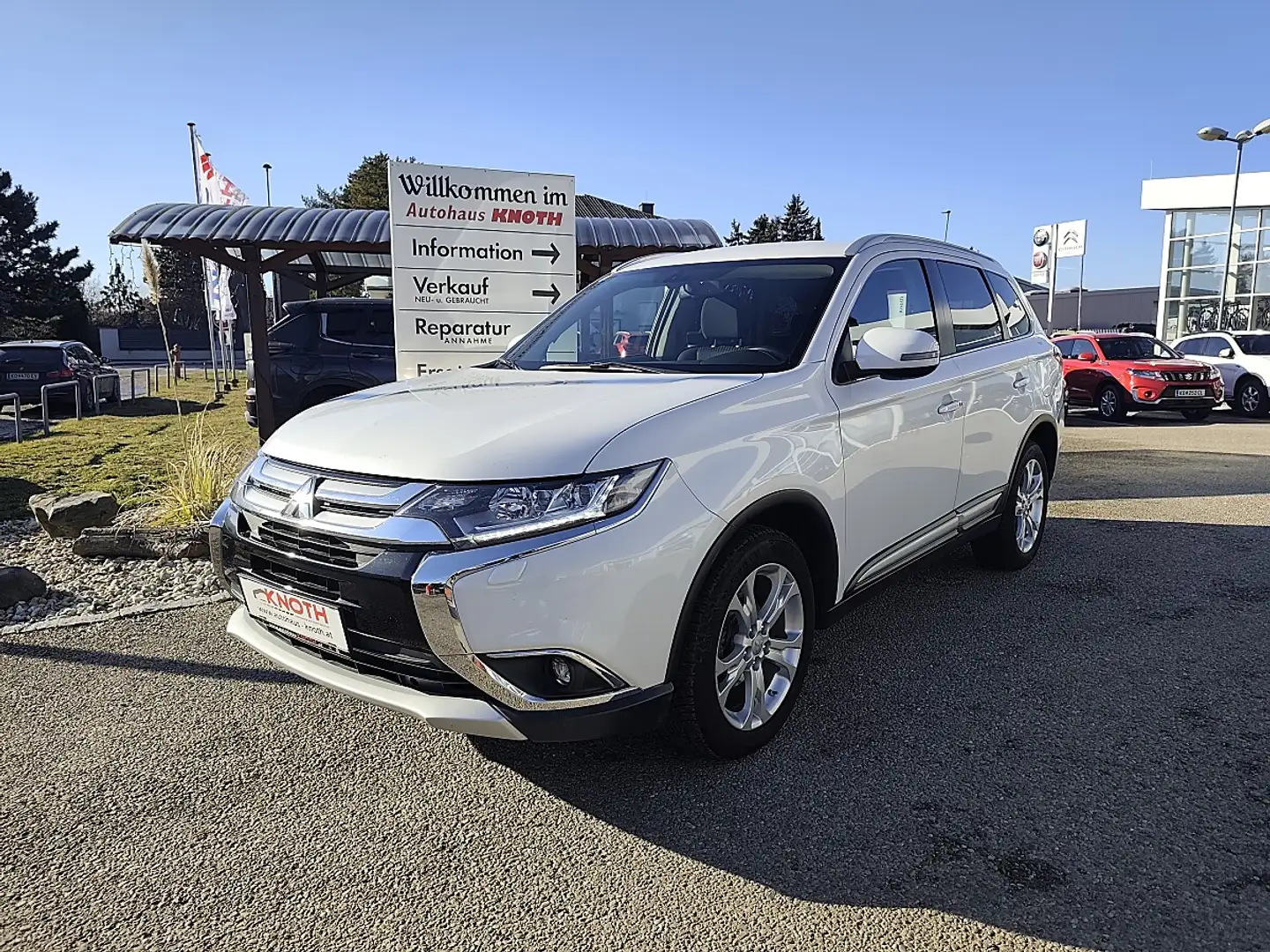 Mitsubishi Outlander 2,2 DI-D Intense+ 4WD Aut. Weiß - 1