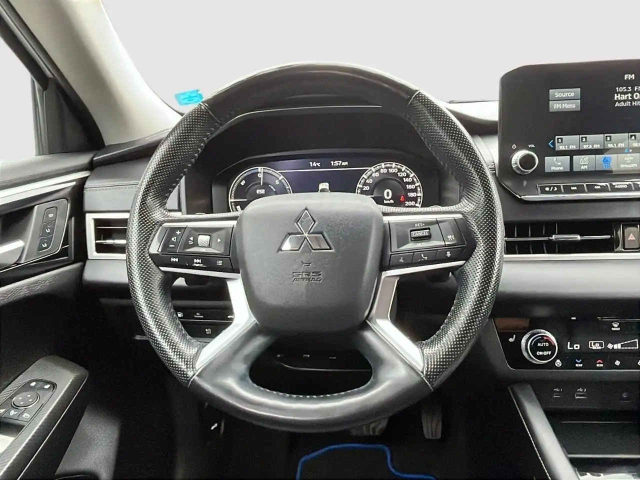 Mitsubishi Outlander снимка Mitsubishi Outlander