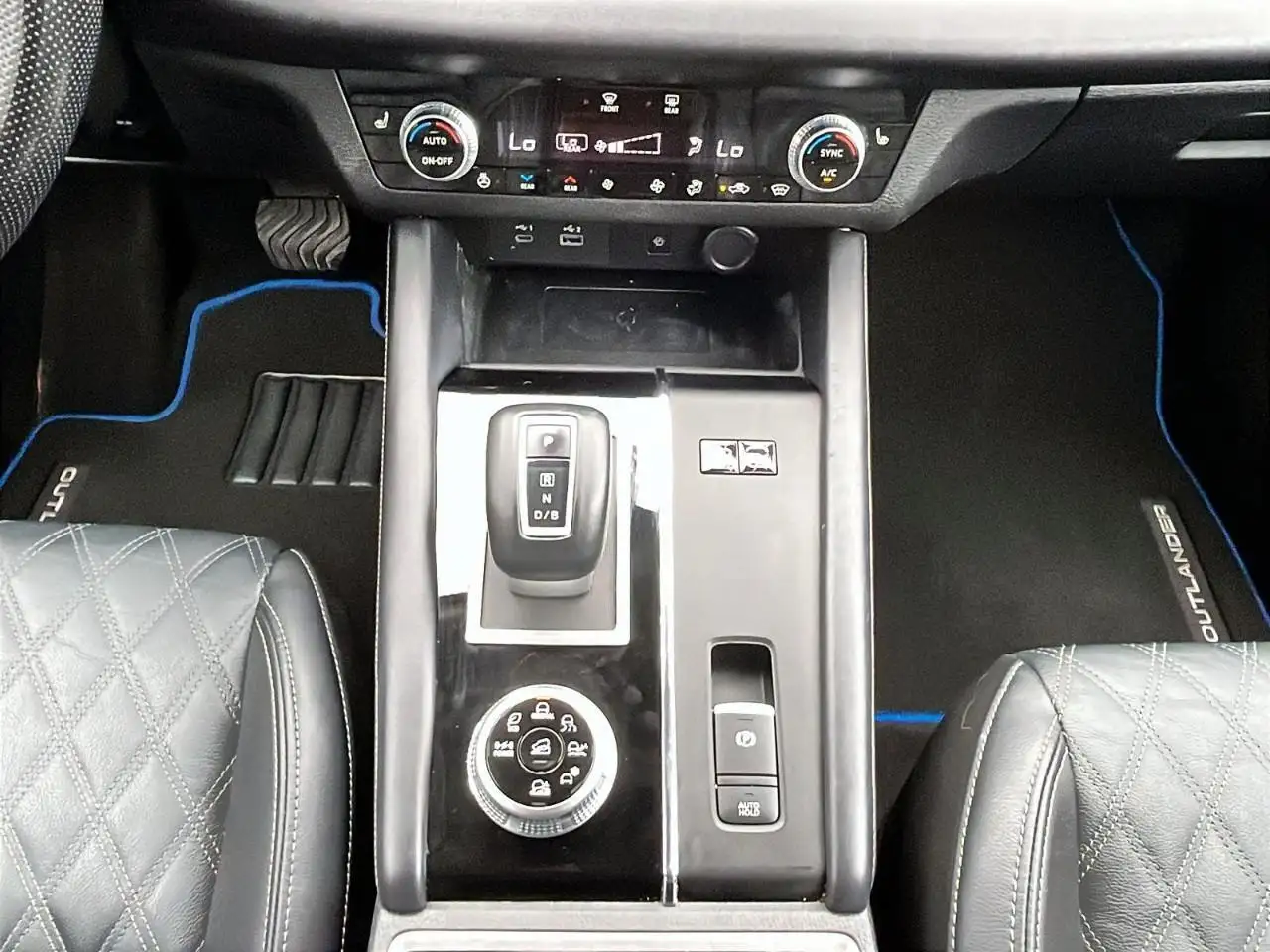 Mitsubishi Outlander снимка Mitsubishi Outlander
