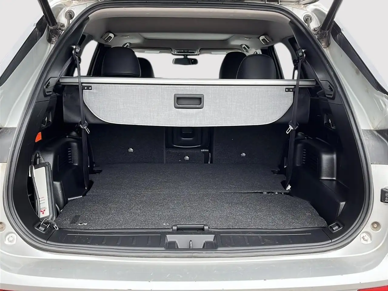 Mitsubishi Outlander снимка Mitsubishi Outlander