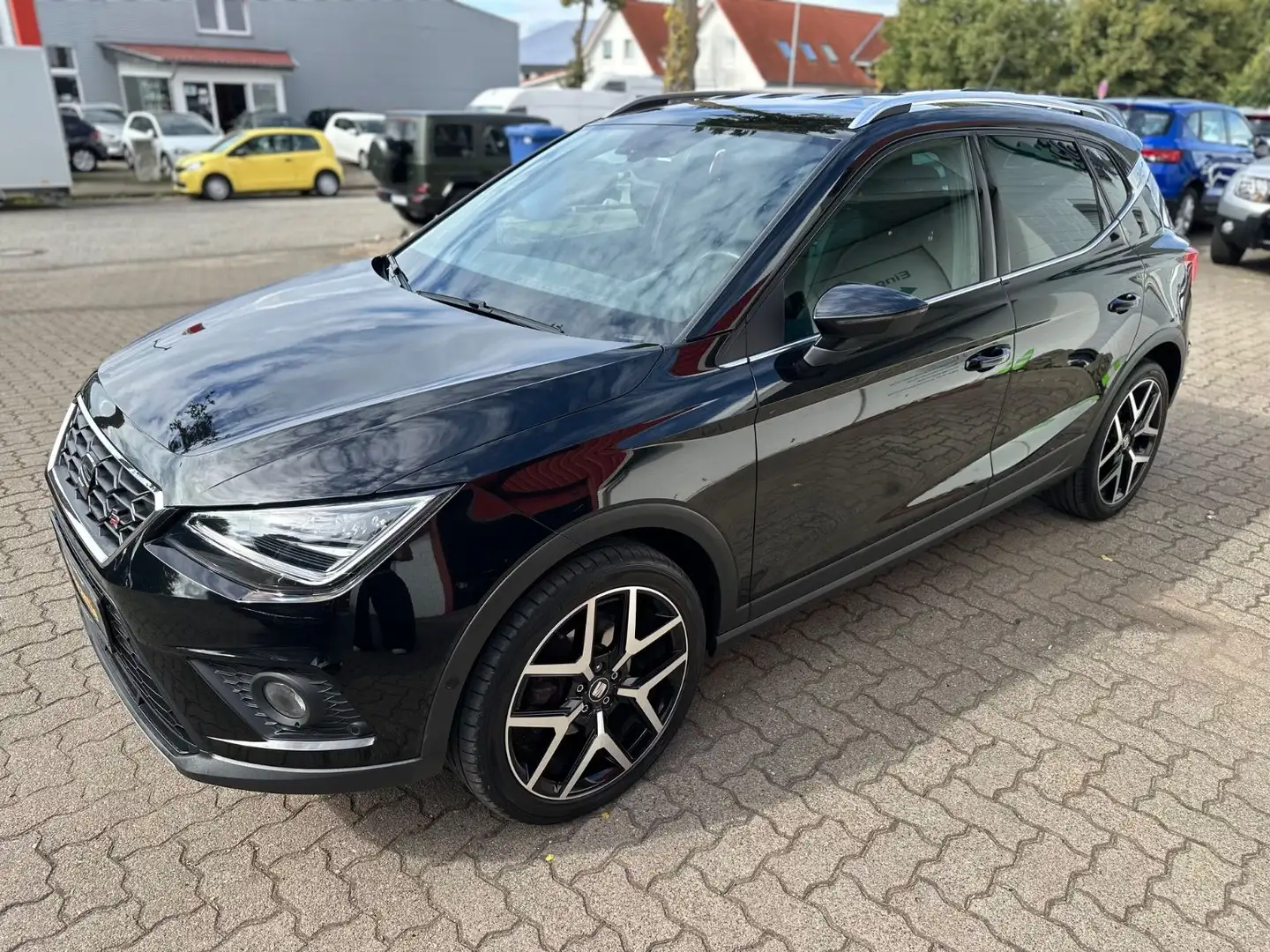 SEAT Arona FR/2HD/NAVI/SHZ/TEMP/VIRTUAL/AHK/PDC Schwarz - 2