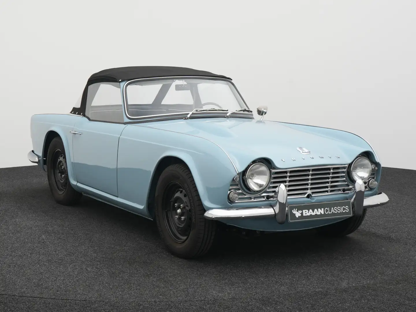 Triumph TR4 Blau - 2