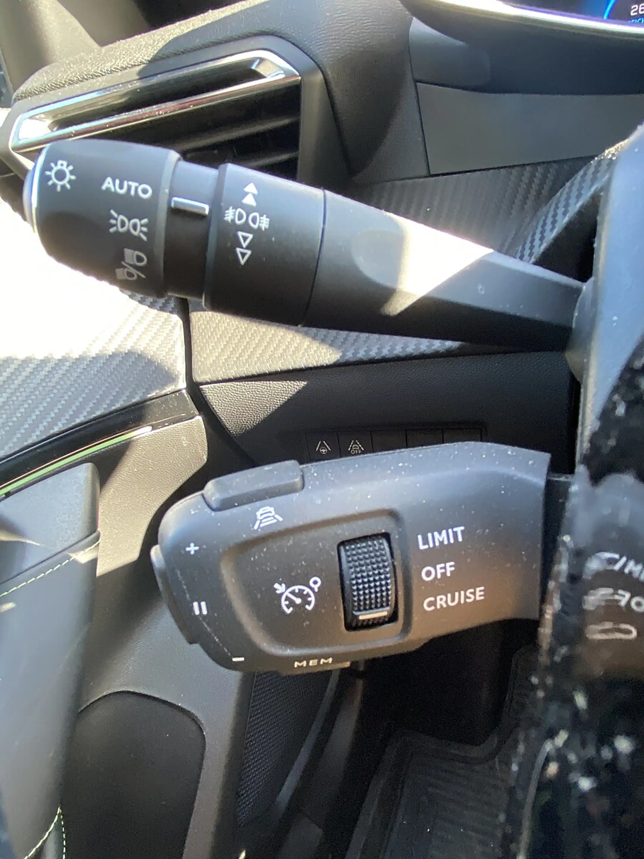 Peugeot e-2008 2008 Elektromotor (e-)GT Pack 50 kWh — photo 11