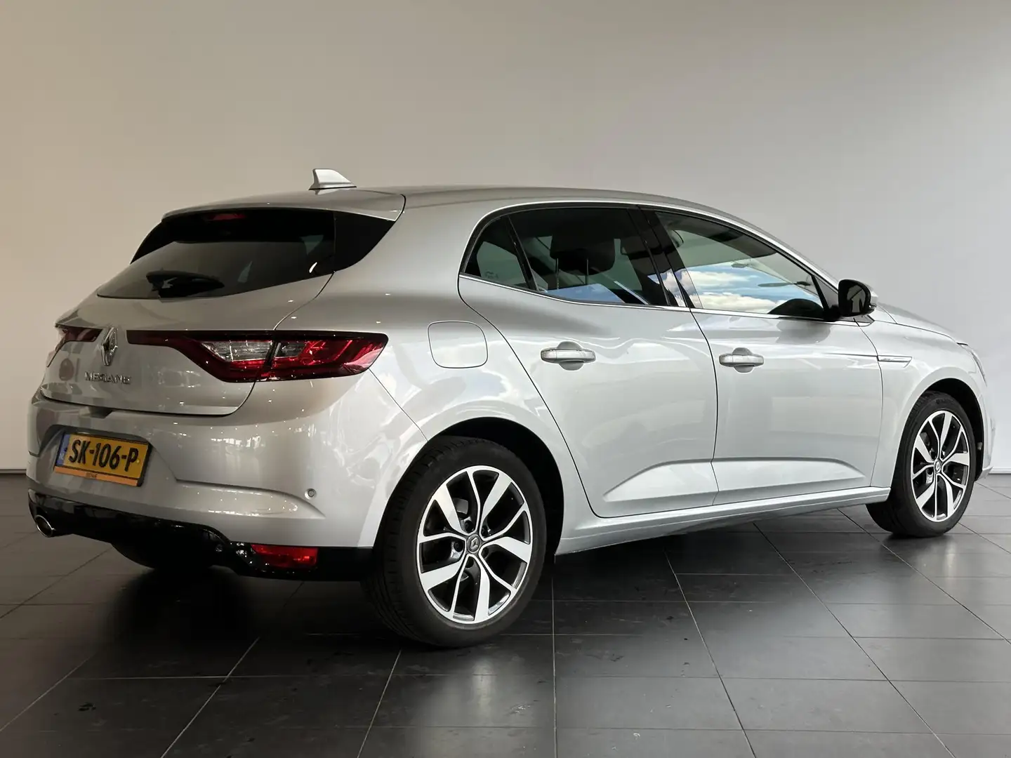 Renault Megane 1.2 TCe Bose NAVIGATIE | ACHTERUITRIJCAMERA | PARK Grijs - 2