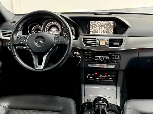 Mercedes-Benz E-Class view 8