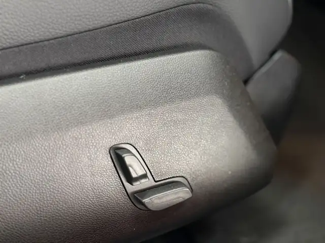 Mercedes-Benz E-Class view 15
