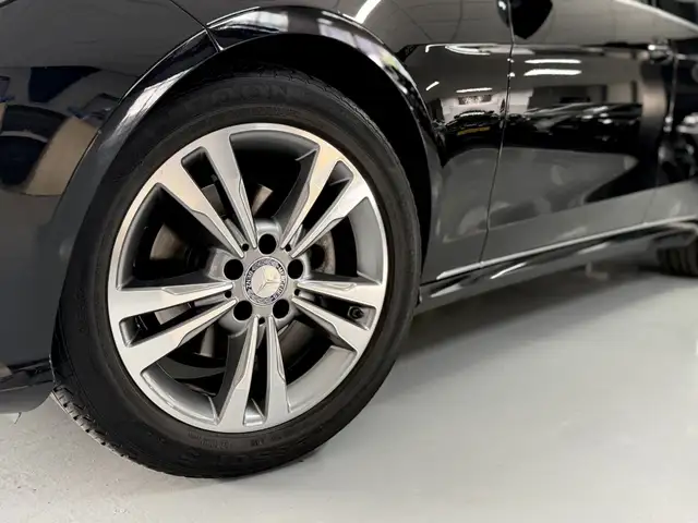 Mercedes-Benz E-Class view 9
