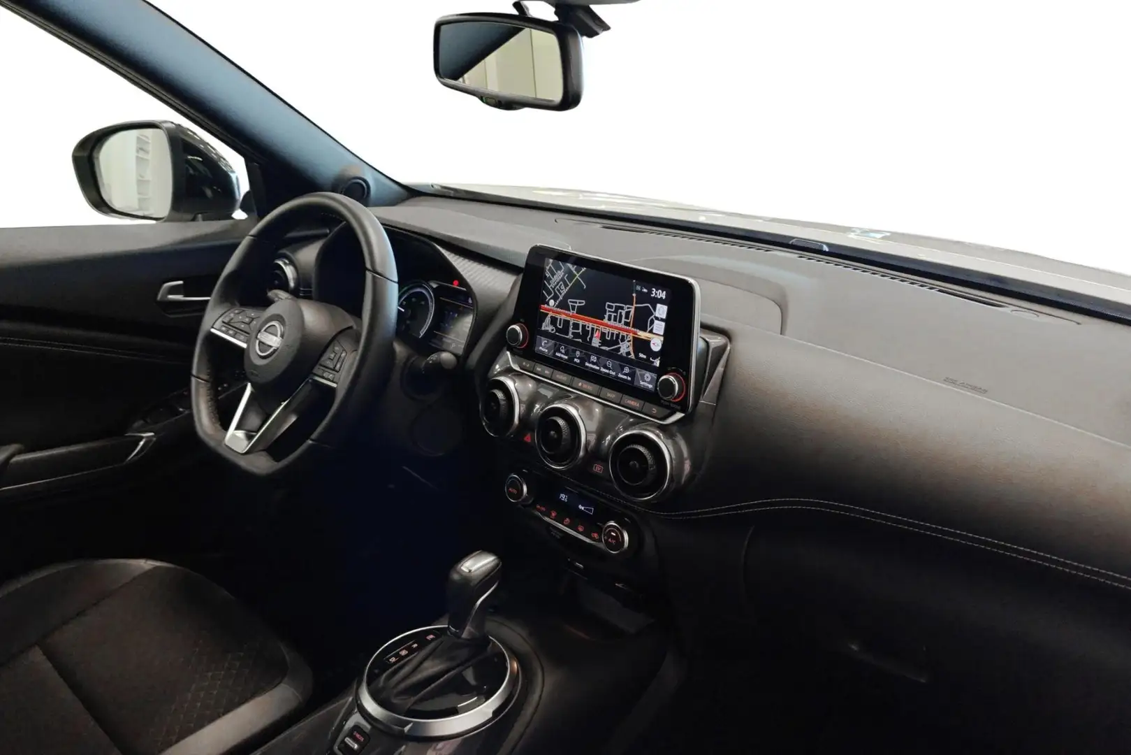 Nissan Juke 1.6 Hybrid 145 N-Connecta - incl 2 jaar KARE Wit - 2