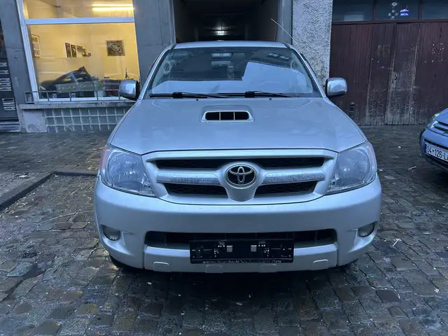 Toyota Hilux 4x4 Double Cab Sol Uniquement L’export