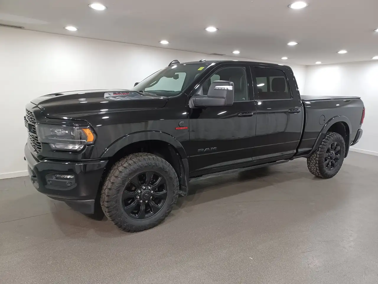 RAM 2500 снимка RAM 2500