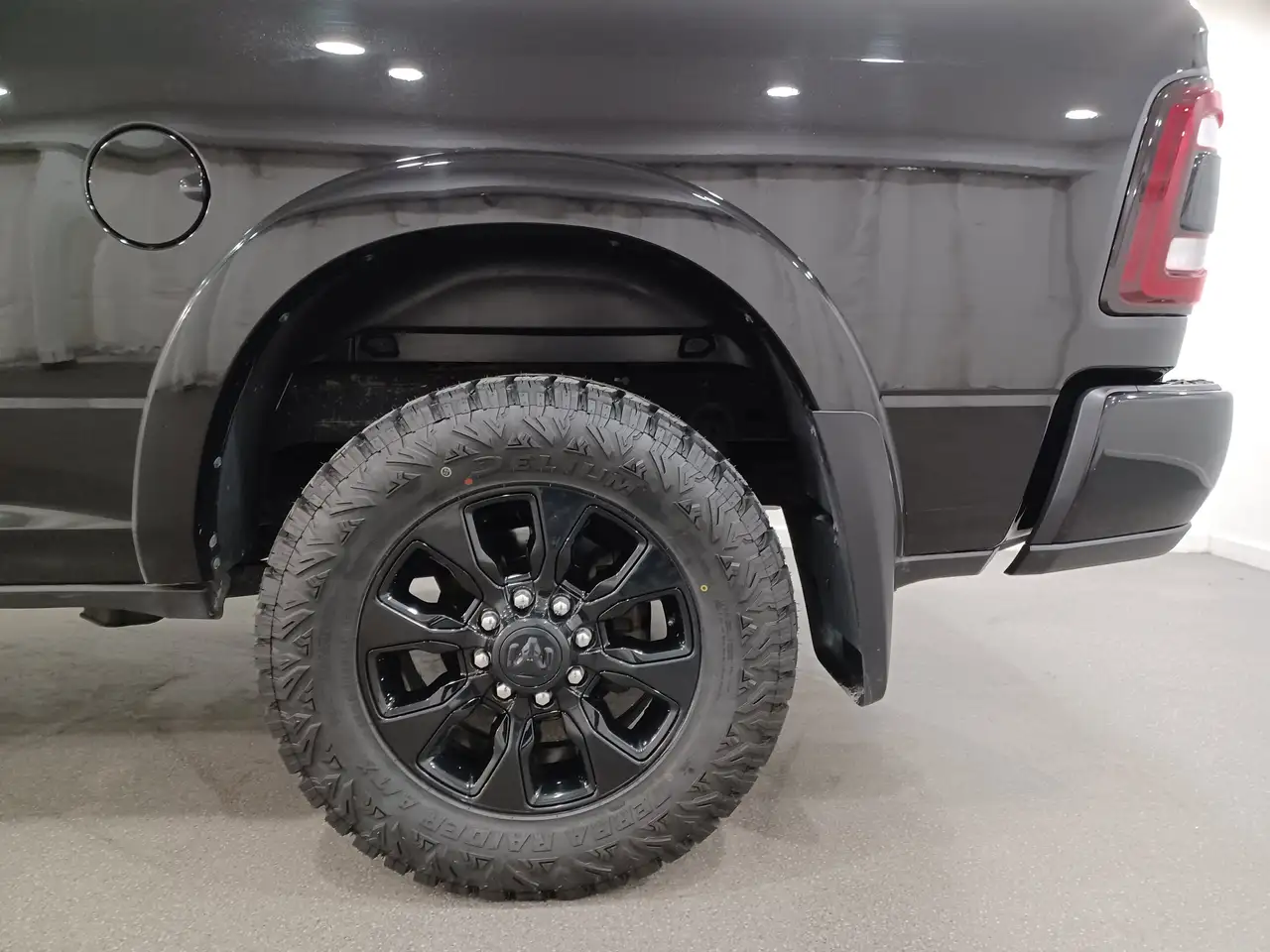 RAM 2500 снимка RAM 2500