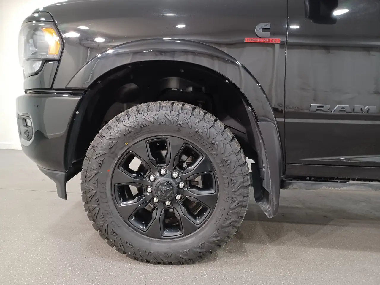 RAM 2500 снимка RAM 2500