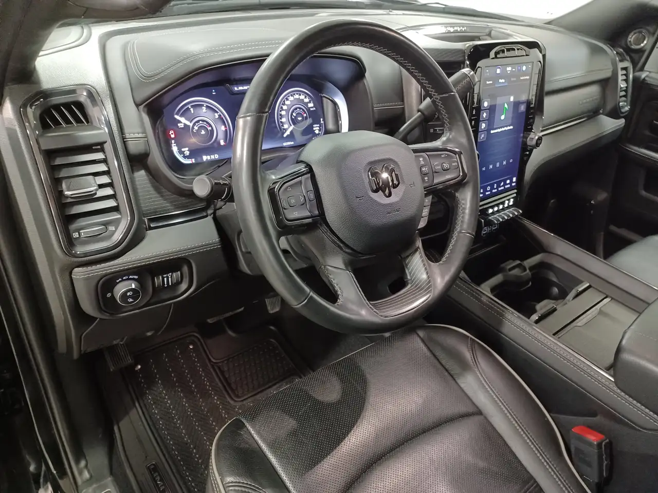 RAM 2500 снимка RAM 2500