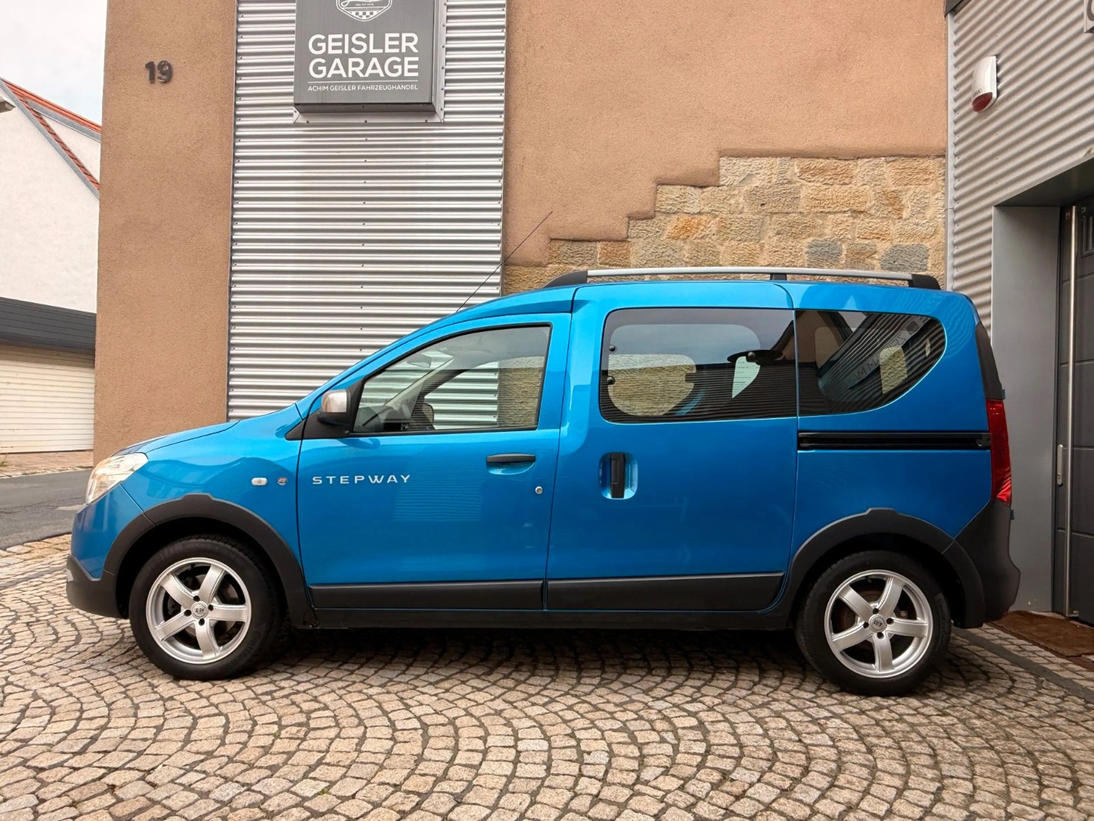 Dacia Dokker 1.2 Stepway Celebration 8xRäder 1.Hand — photo 4