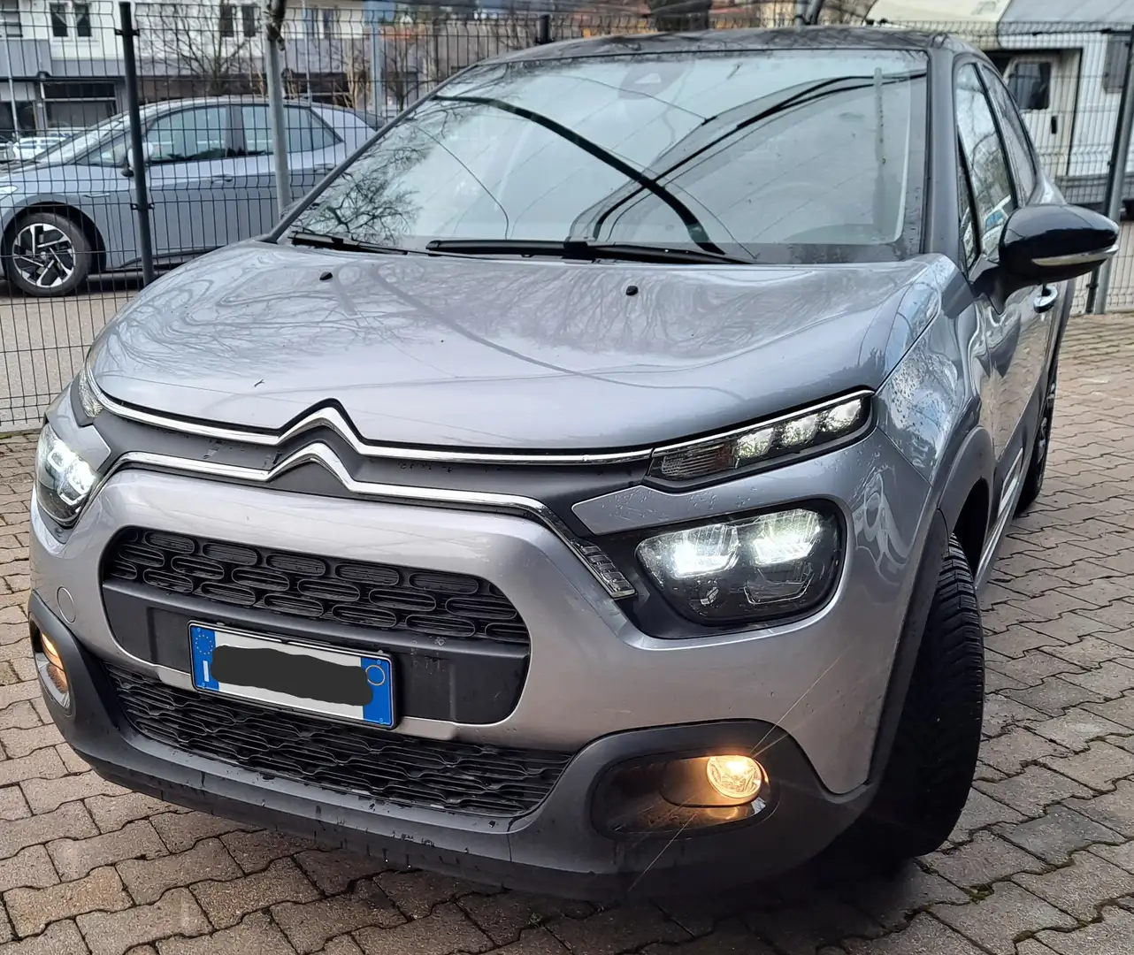 Citroen C3 C3 1.5 bluehdi Shine Pack s Grigio - 1