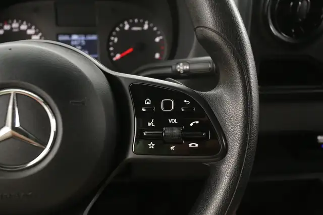 Mercedes-Benz Sprinter view 15