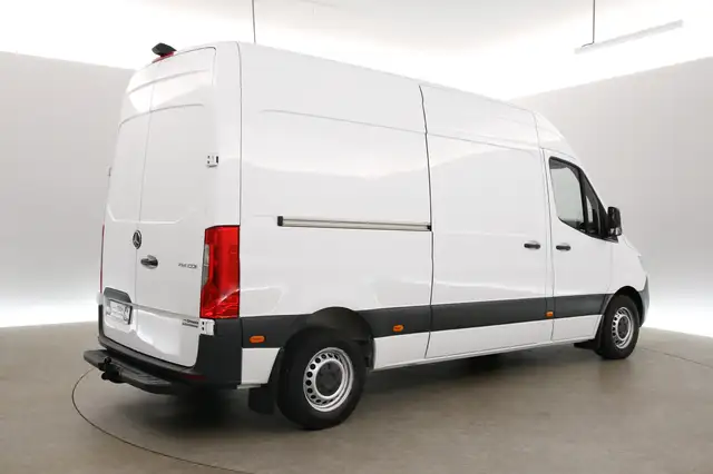 Mercedes-Benz Sprinter view 26