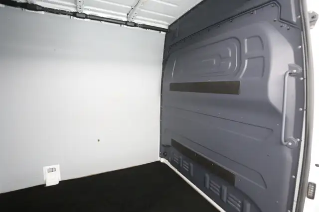 Mercedes-Benz Sprinter view 23