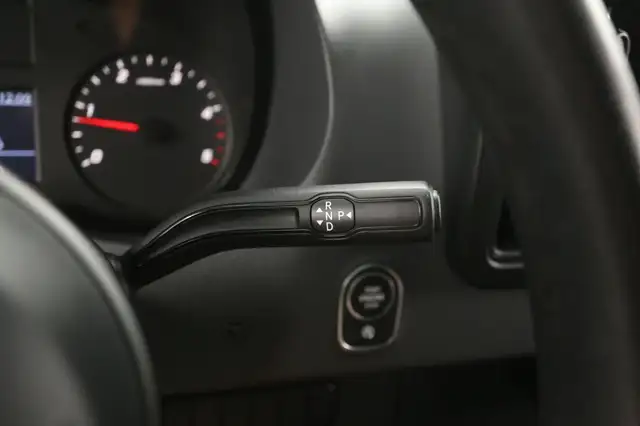 Mercedes-Benz Sprinter view 16