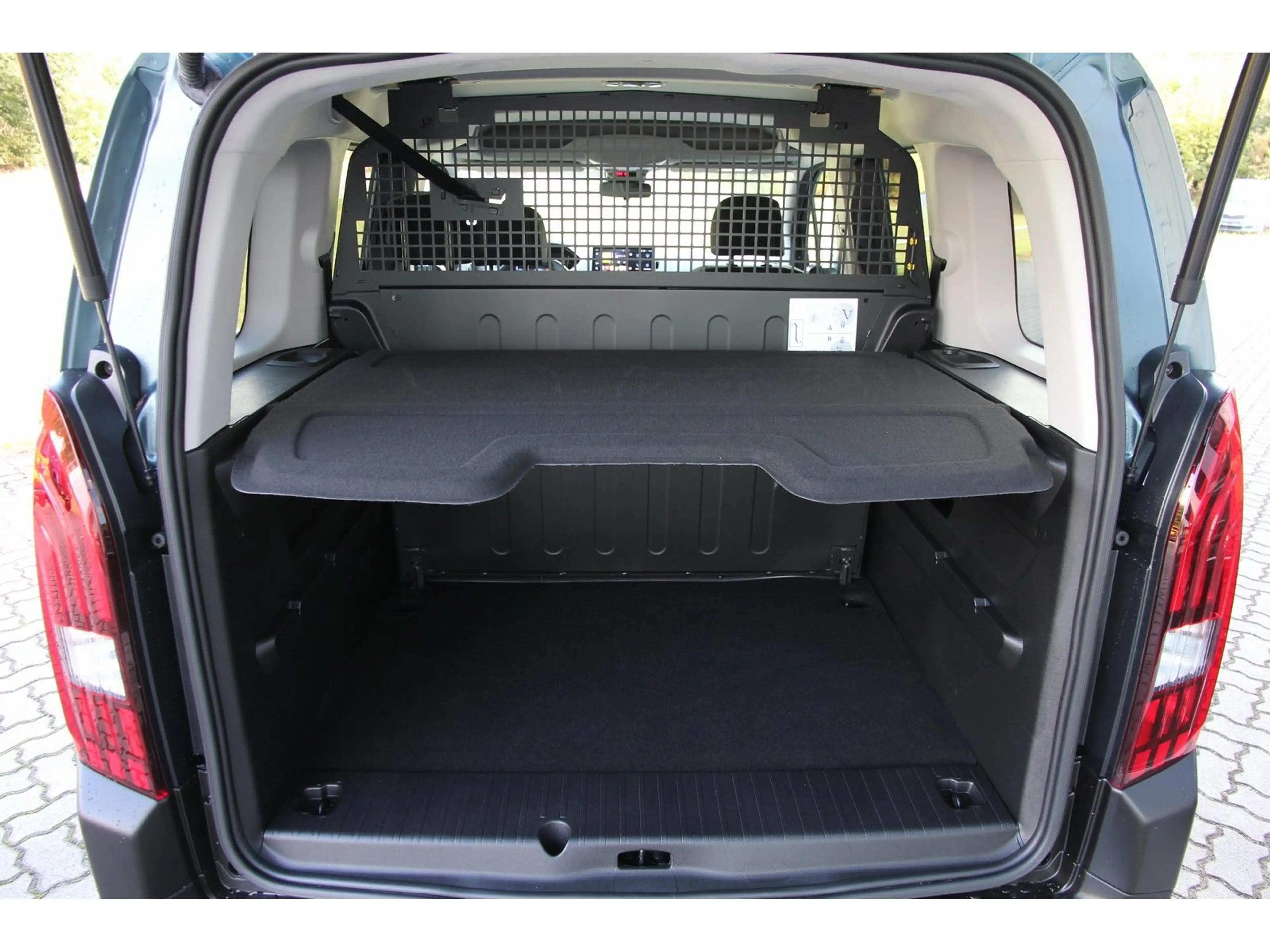 Peugeot Rifter N1 L1 Allure BHDi 130 EAT8 SHZ RFK Carpla — photo 8