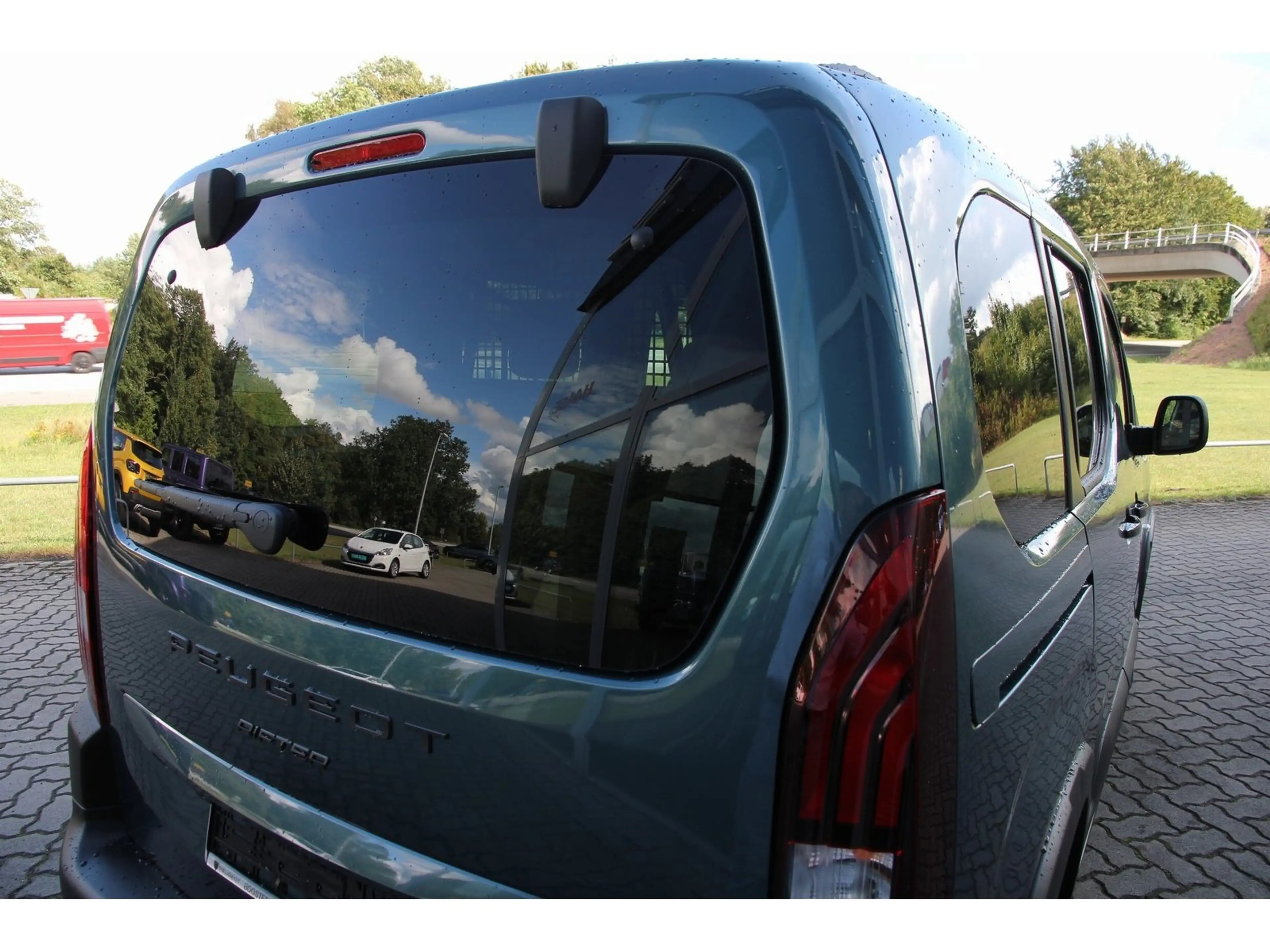 Peugeot Rifter N1 L1 Allure BHDi 130 EAT8 SHZ RFK Carpla — photo 6