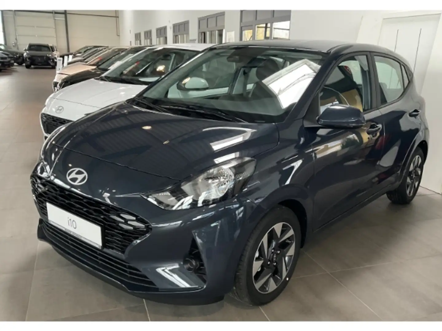 Hyundai i10 Trend 1.2 *Navi, Rückfahrkamera, Sitzheizung, Carp Grau - 2