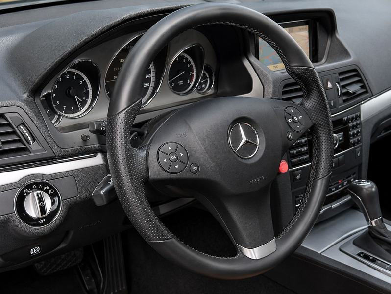 Mercedes-Benz E 350 CGI V6 COUPE BE*Aut.*Leder*Schieb.*Xenon* — photo 13