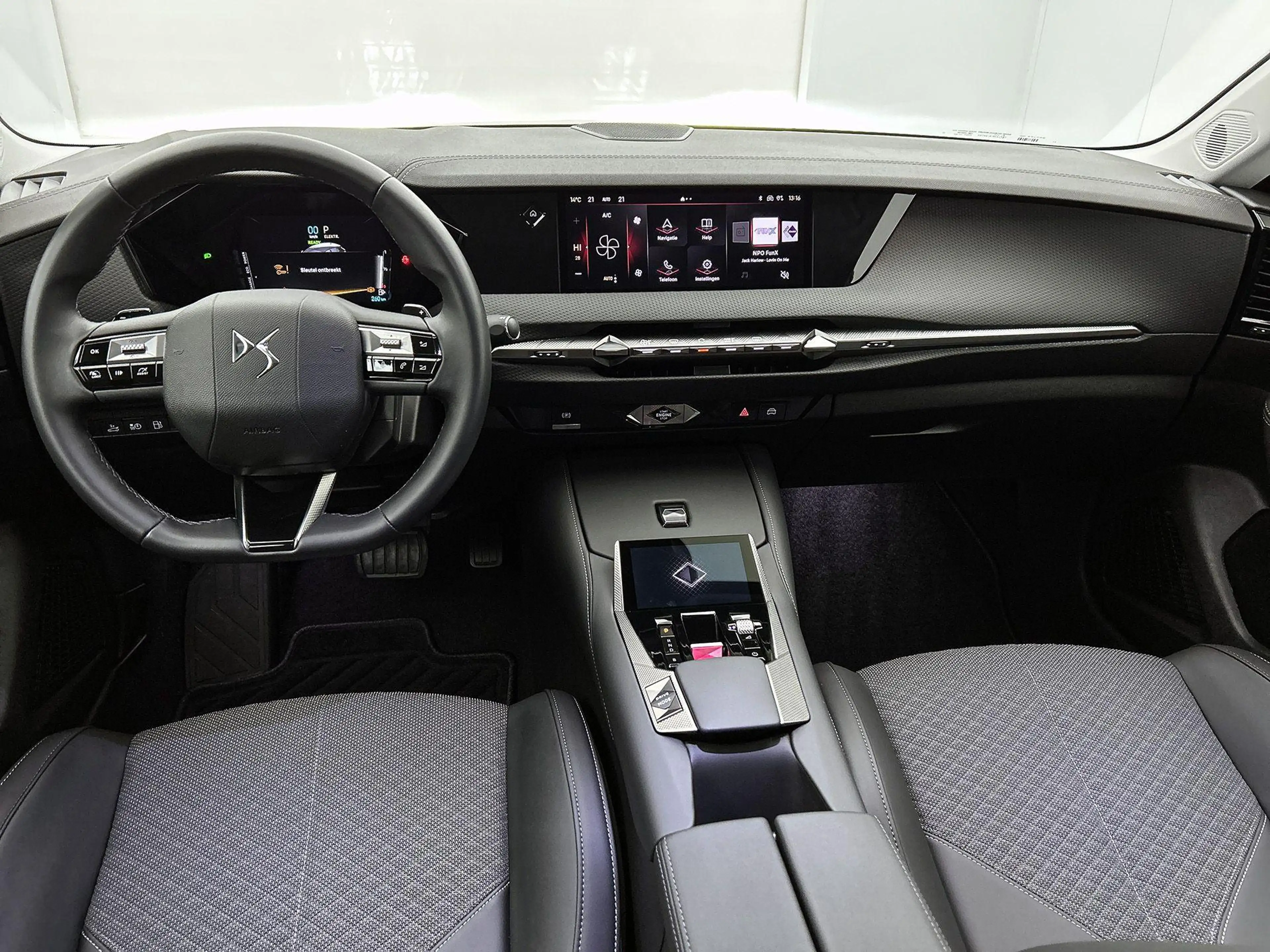 DS Automobiles DS 4 1.6 PHEV Bastille 225pk Automaat | Navigatie | Ele — photo 11