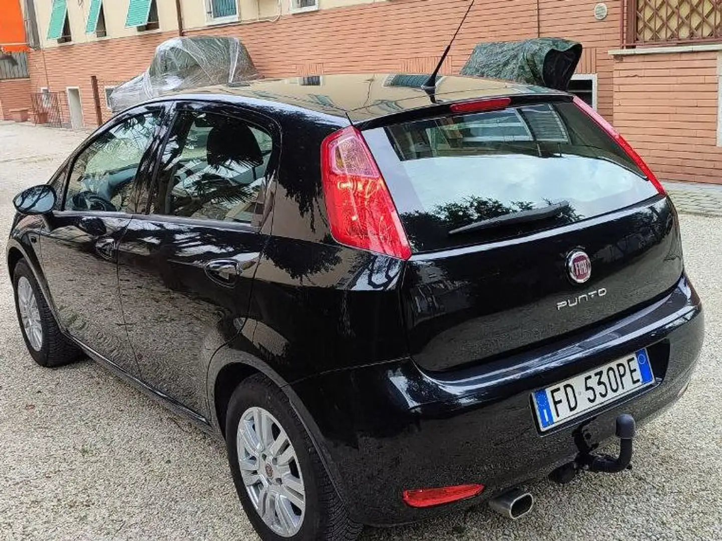 Fiat Punto Punto III 2016 5p 1.4 easypower Lounge Gpl E6 Noir - 2