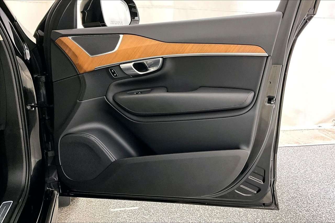 2024 Volvo XC90 PLUS BRIGHT PHEV - 21'' WHEELS - FOLDABLE TOWBAR / thumb 19