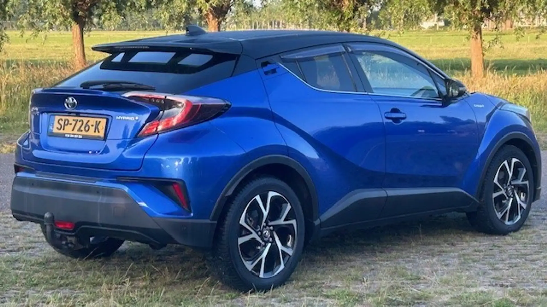 Toyota C-HR 1.8 Hybrid BI-TONE NAVIGATIE, DAB RADIO, JBL SYSTE Blauw - 2
