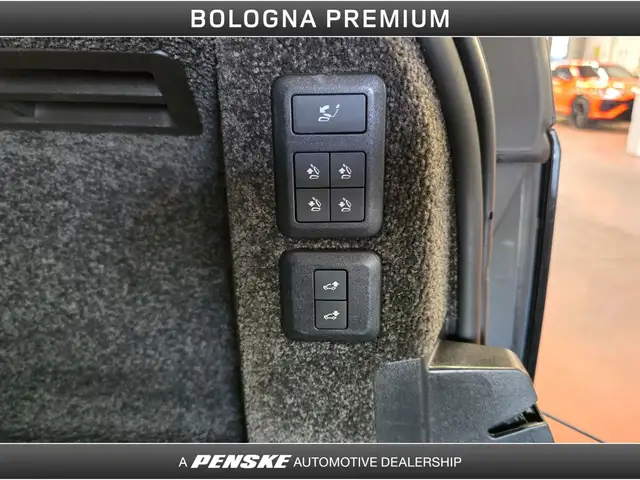 Land Rover Range Rover view 12