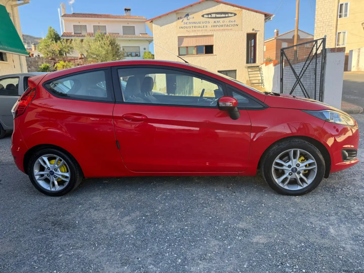 Ford Fiesta 1.5 TDCi Trend Rojo - 1