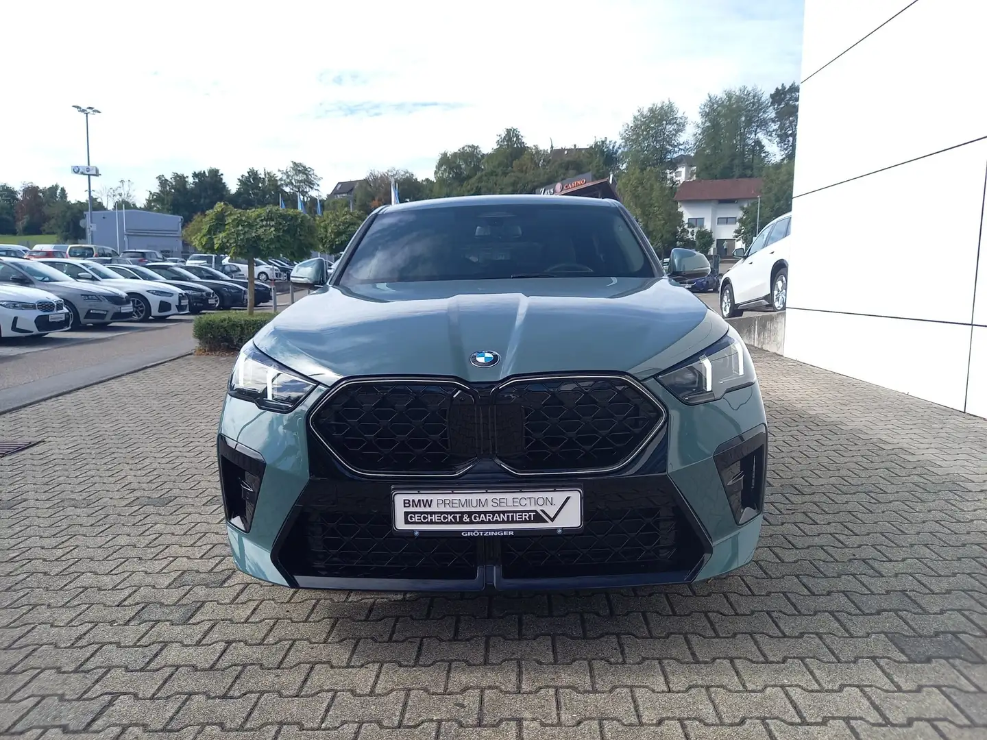 BMW X2 sDrive20i M Sportpaket LED+LenkHZ+AHK+SHZ+HUD Grün - 2