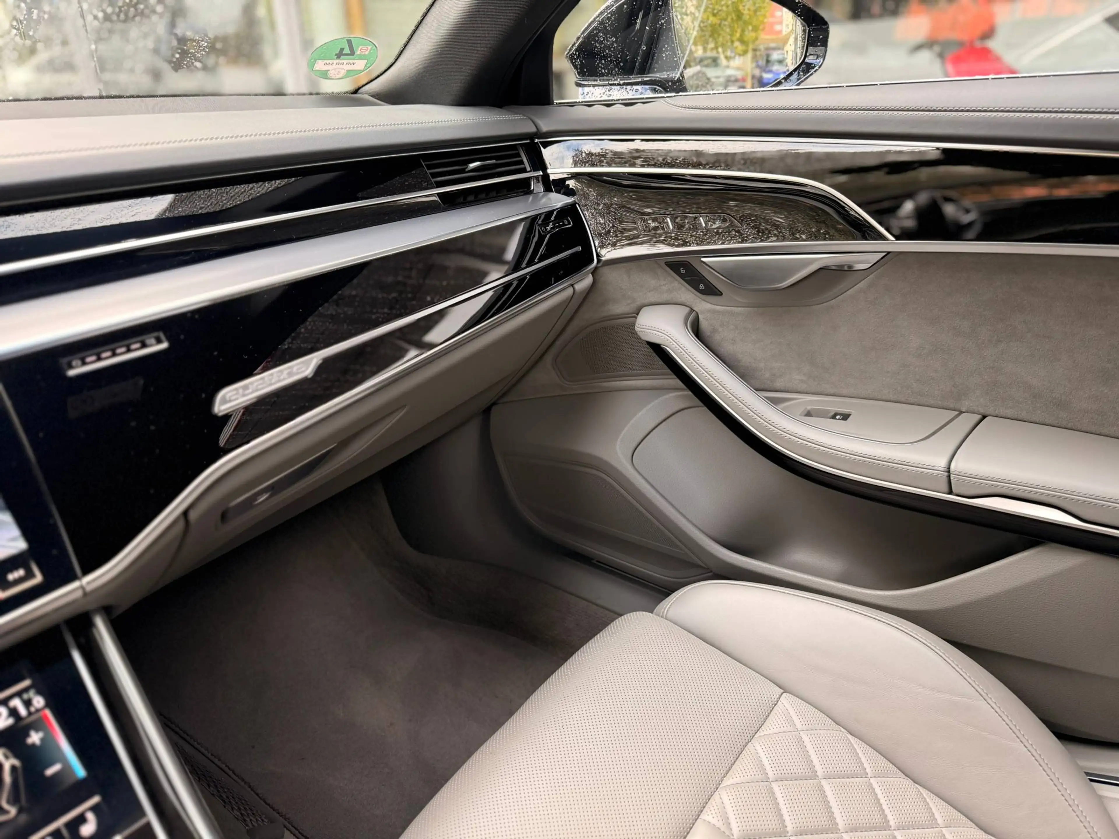 Audi A8 50 TDI quattro — photo 16