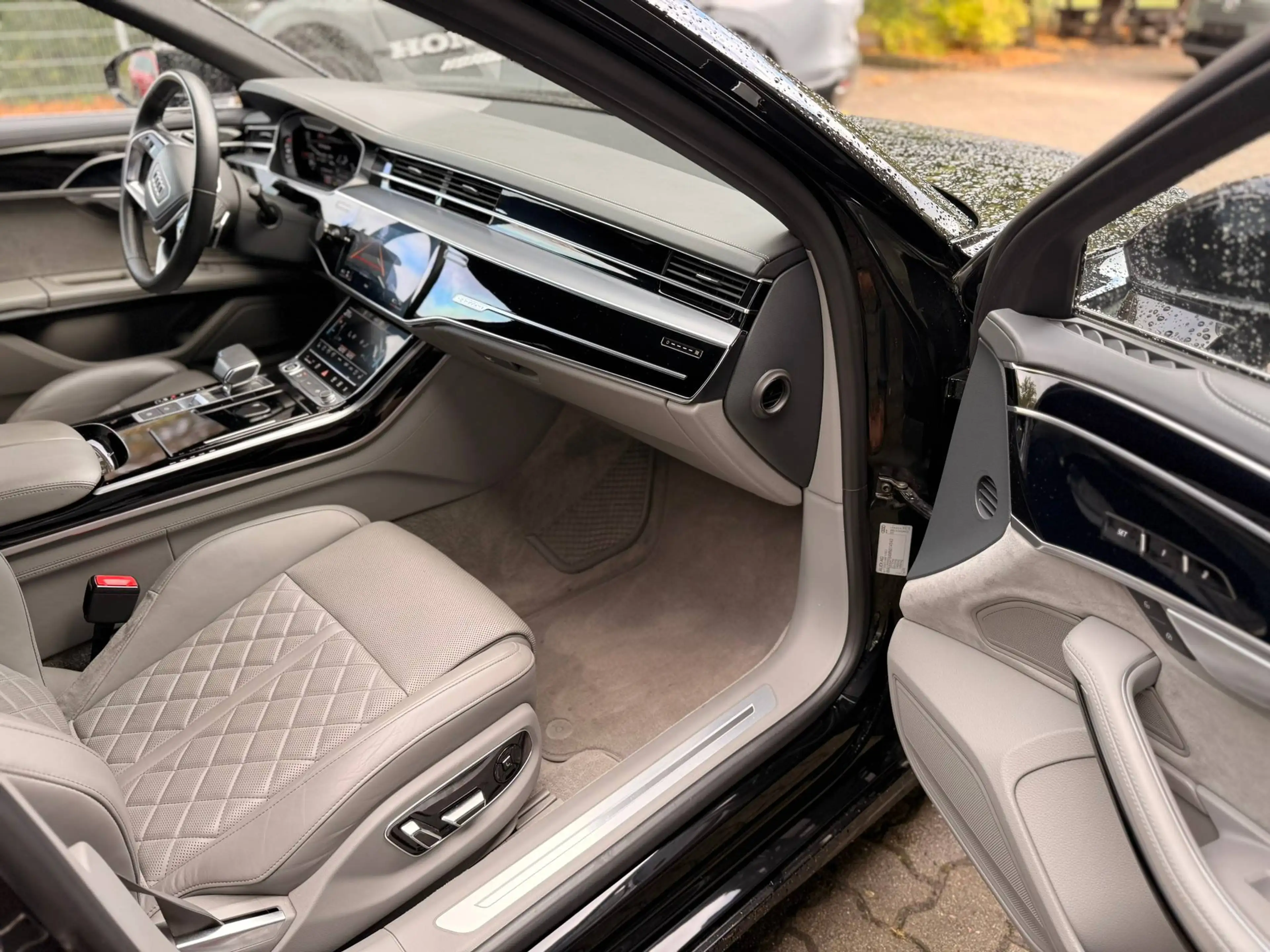 Audi A8 50 TDI quattro — photo 10