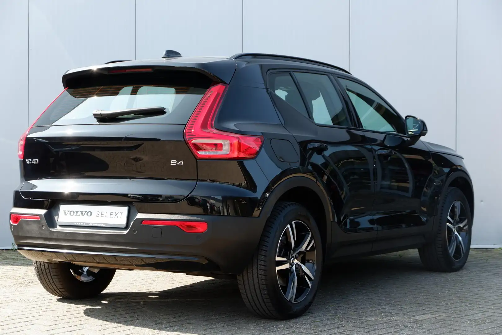 Volvo XC40 B4 AUT7 197PK Plus Dark, Trekhaak semi elektrisch Noir - 2