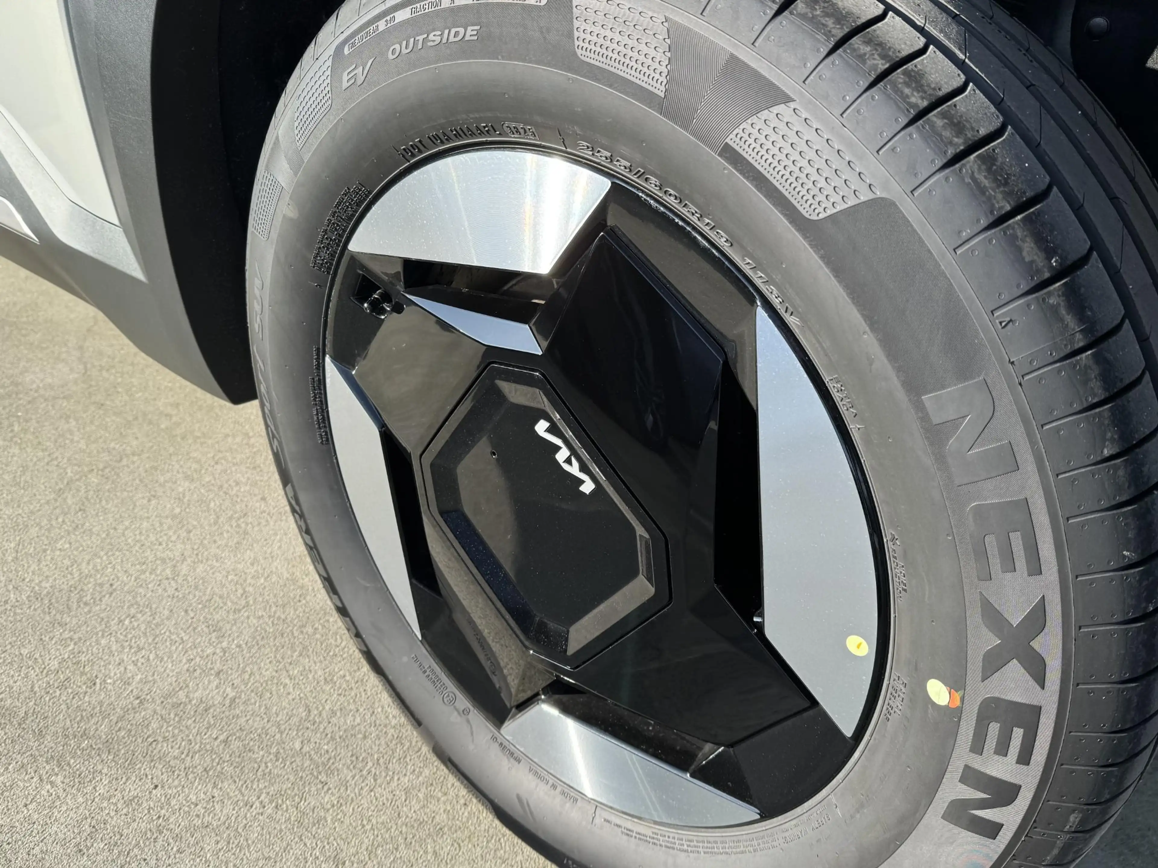 Kia EV9 First Edition 76.1 kWh Demo-auto ! | Kmstand kan i — photo 15