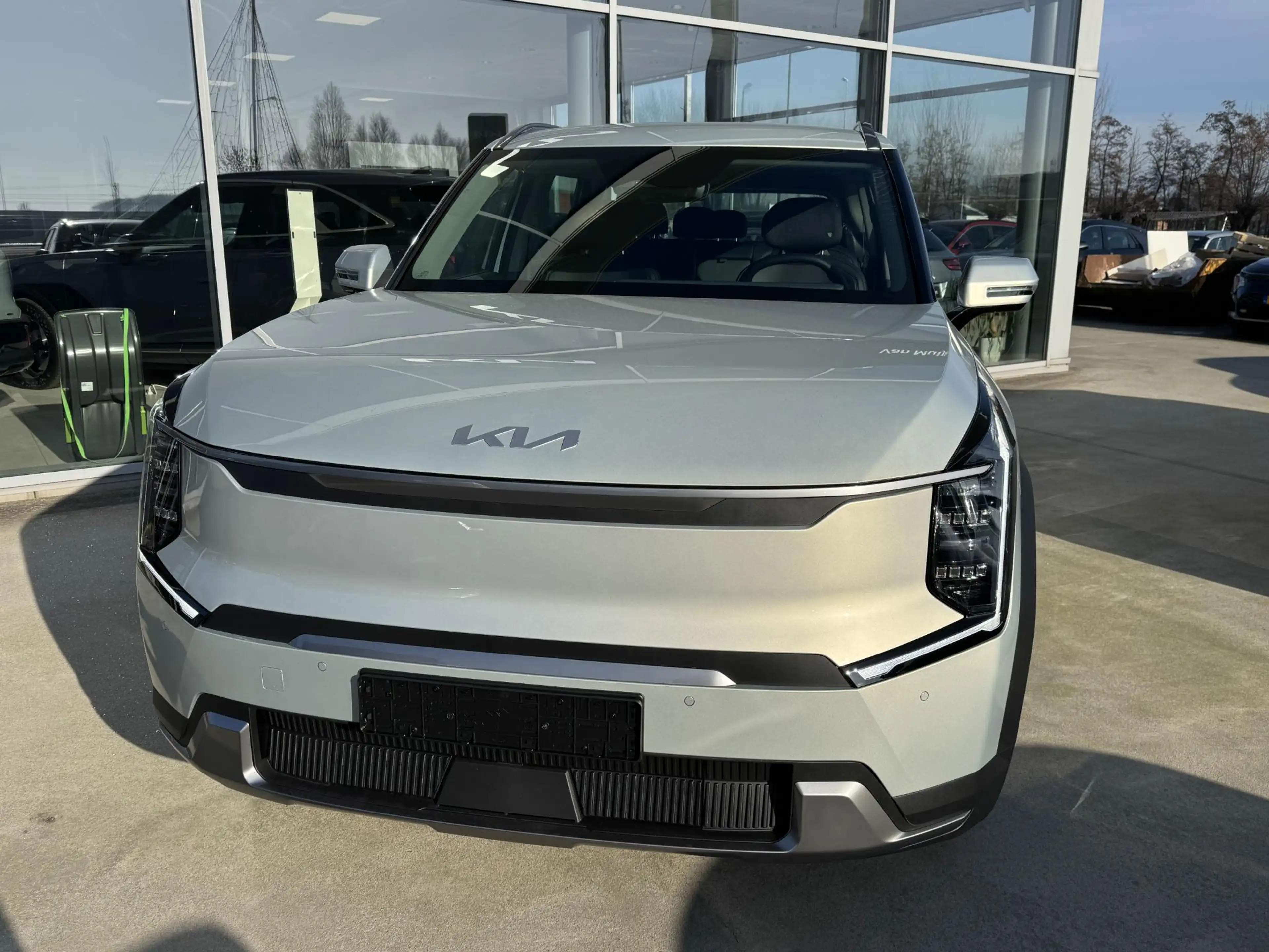 Kia EV9 First Edition 76.1 kWh Demo-auto ! | Kmstand kan i — photo 2