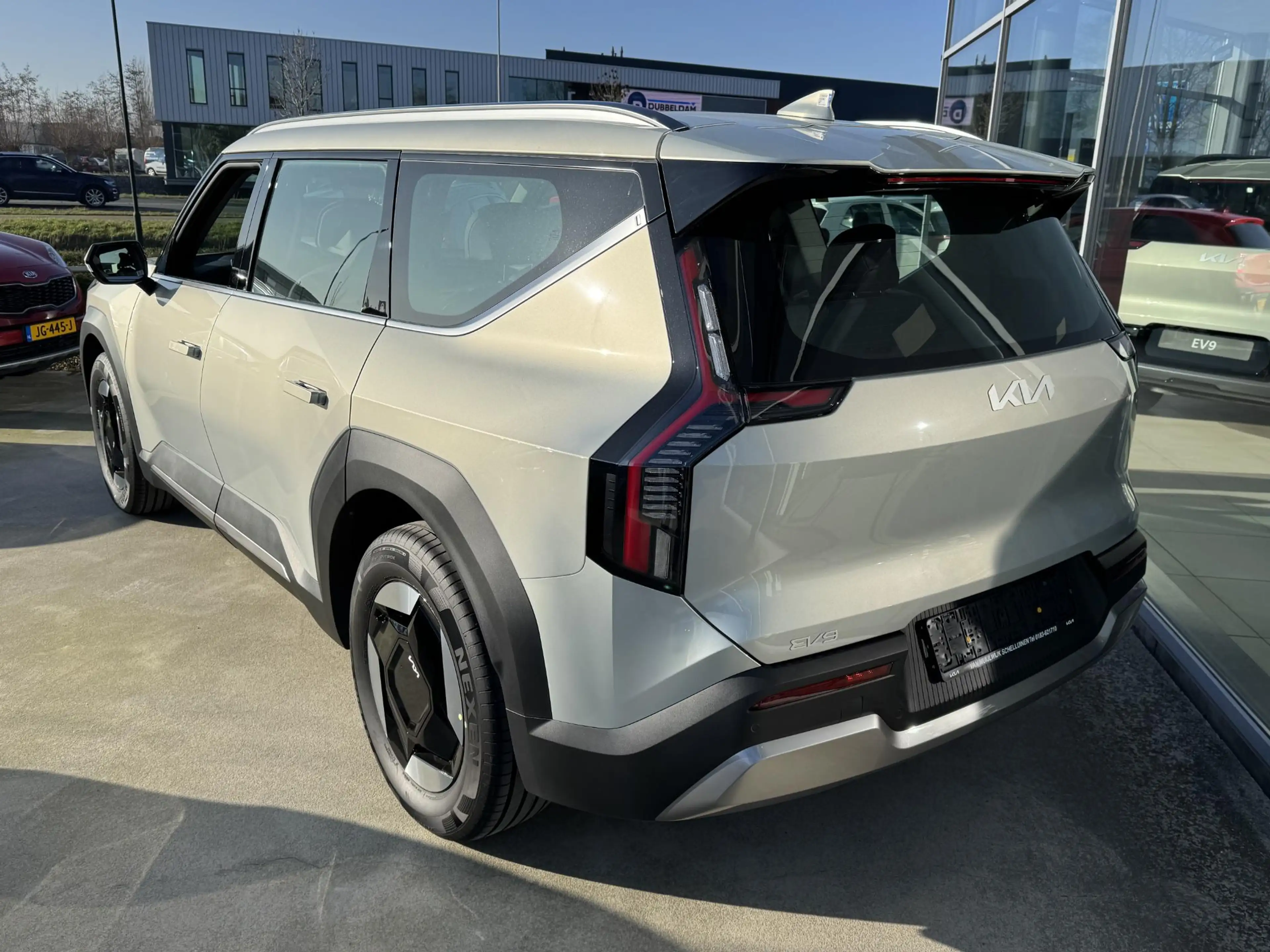 Kia EV9 First Edition 76.1 kWh Demo-auto ! | Kmstand kan i — photo 4