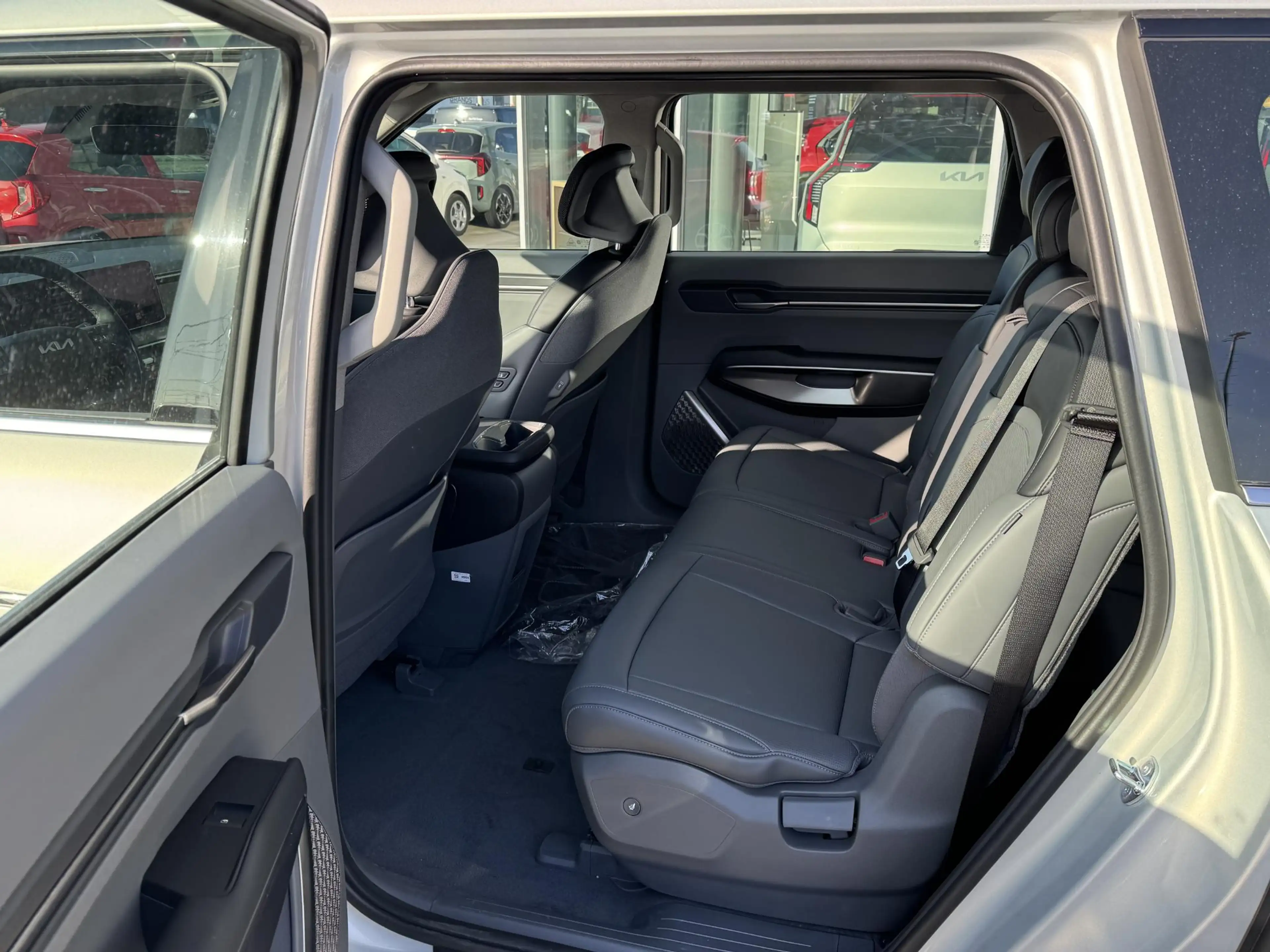 Kia EV9 First Edition 76.1 kWh Demo-auto ! | Kmstand kan i — photo 7