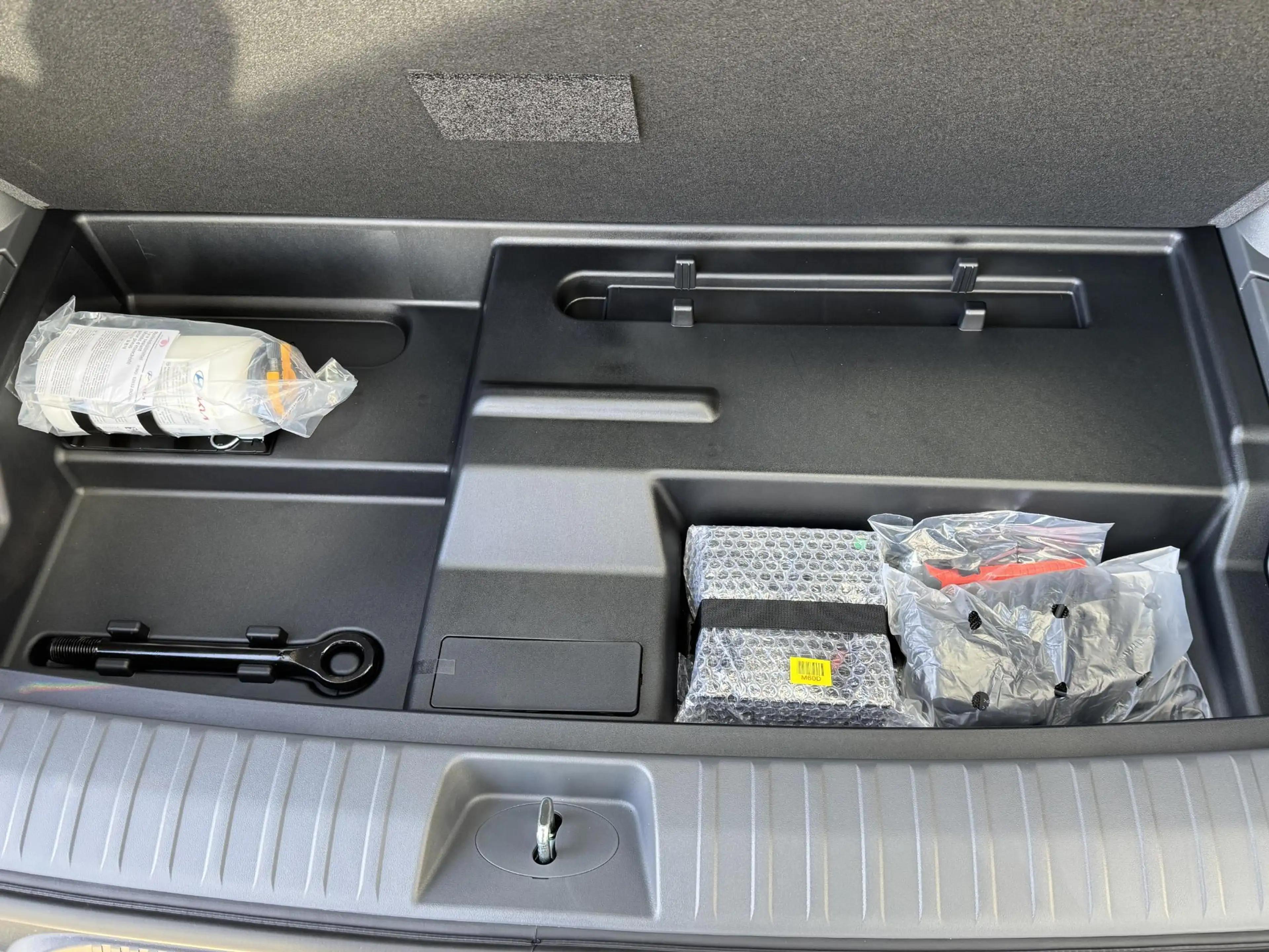 Kia EV9 First Edition 76.1 kWh Demo-auto ! | Kmstand kan i — photo 11