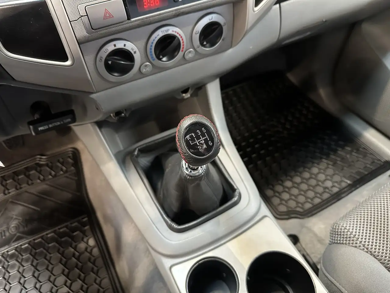 Toyota Tacoma снимка Toyota Tacoma