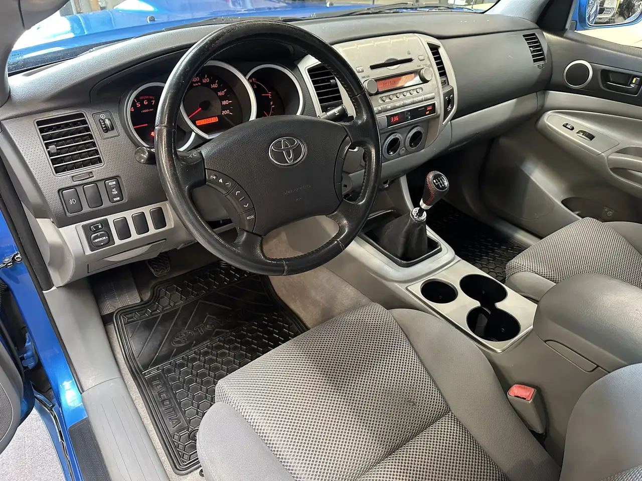 Toyota Tacoma снимка Toyota Tacoma