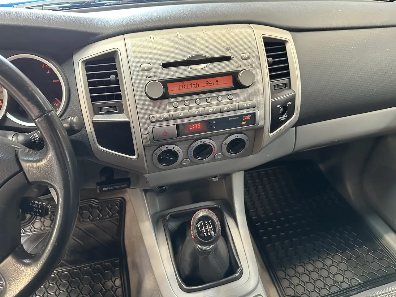 Toyota Tacoma снимка Toyota Tacoma