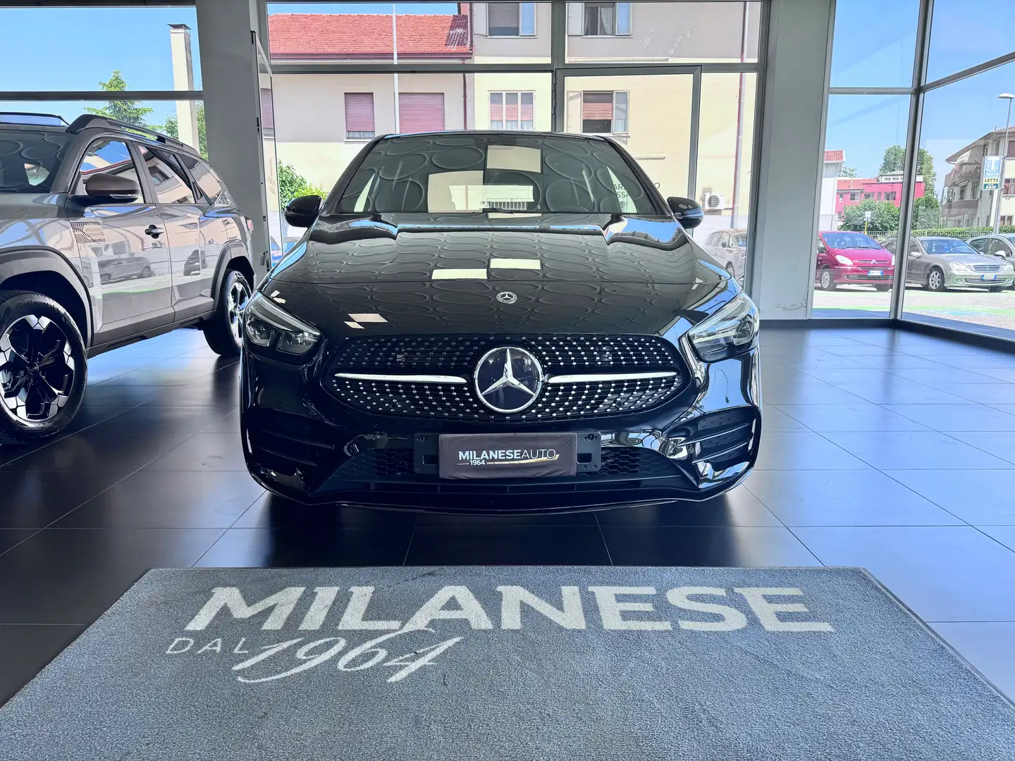 Mercedes-Benz B 200 B 200 d Sport Plus AMG Schwarz - 1
