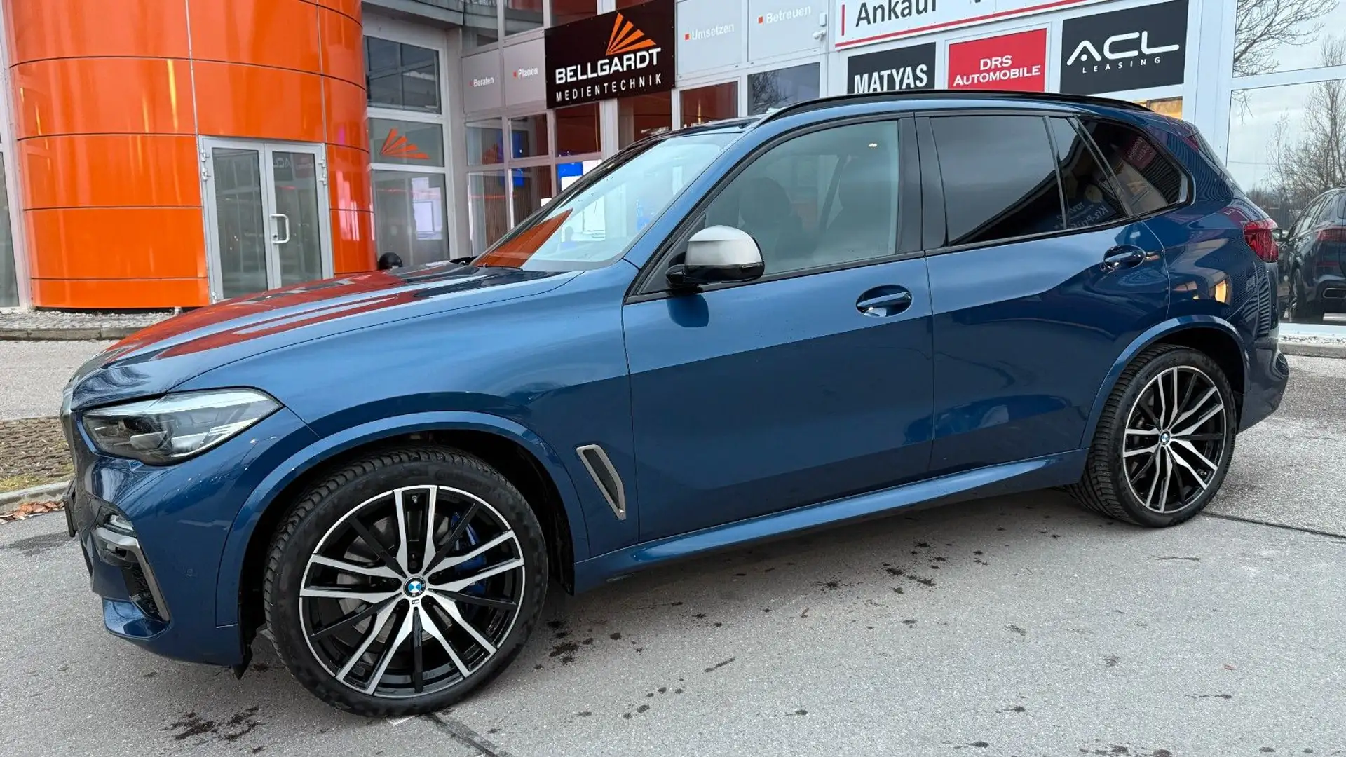 BMW X5 M d/ 7 Sitze/Pano/HeadUp/Soft/H&K Bleu - 2