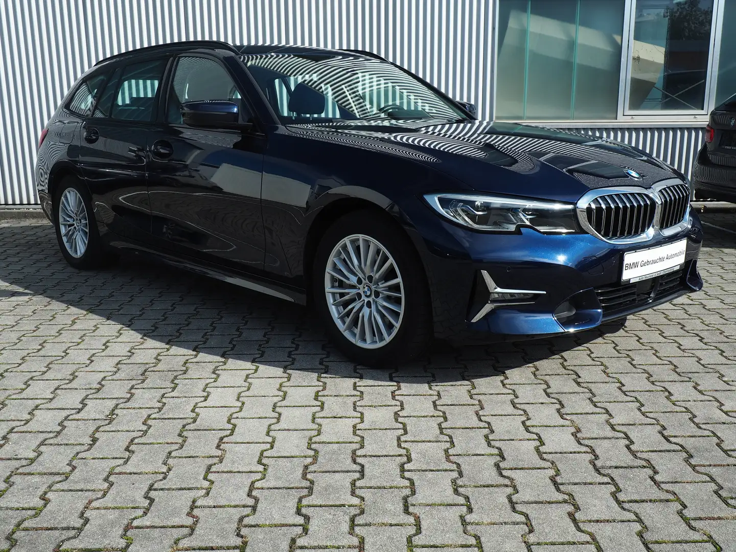 BMW 330 e Touring Aut. Luxury Line*Laser*DAProf*HUD*HiFi* Bleu - 1