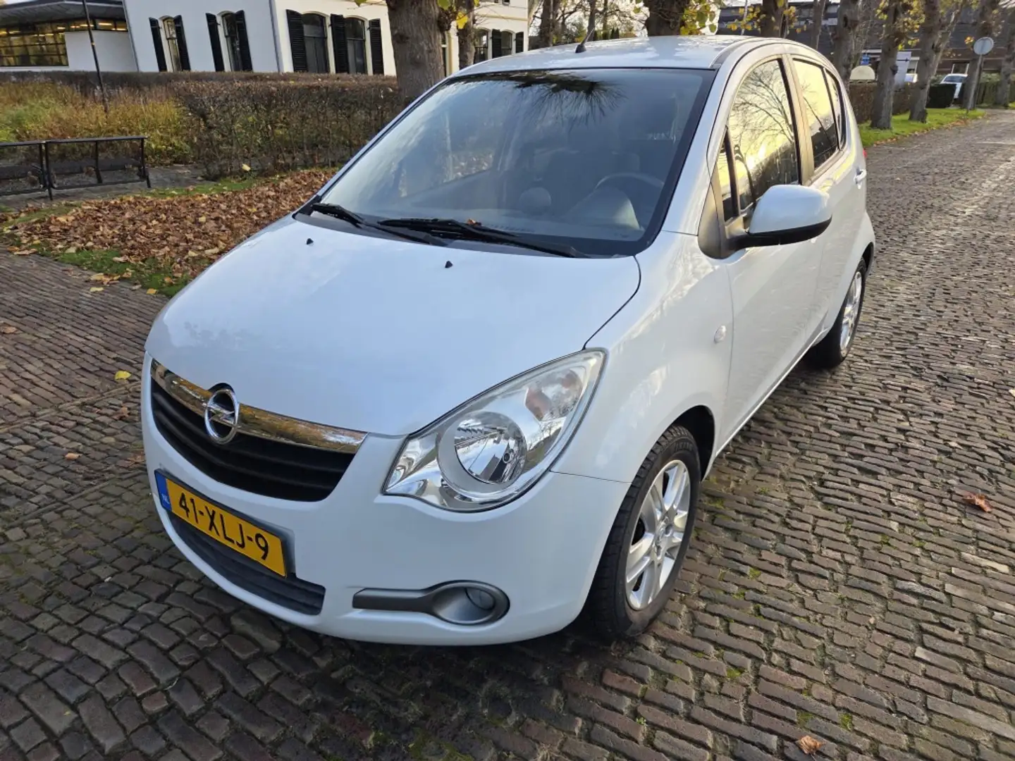 Opel Agila 1.0 Edition Wit - 1