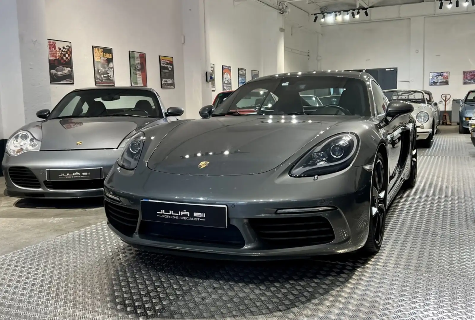 Porsche Cayman S PDK Grau - 1